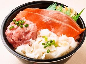 魚丼 サーモンねぎとろ縁側丼(91)