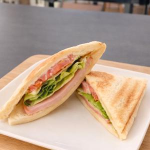 ハムレタトマトマヨホットサンド