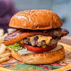 【人気No. 1】ベーコンチーズバーガー / BACON CHEESEBURGER