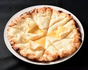チーズナン Cheese Naan