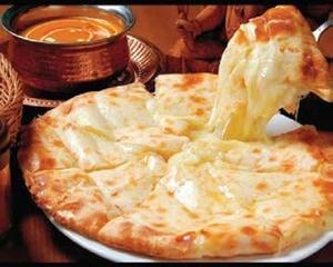 チーズナン Cheese Naan