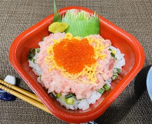 丼丸 ネギトロイクラ丼