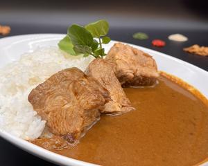 強欲な豚角煮とクリーミーごまカレー