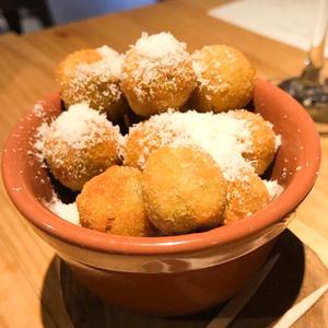 オリーブ肉詰めフリット
