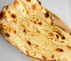 ガーリックナン (Garlic Naan)