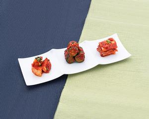 キムチ盛合せ Assorted kimchi