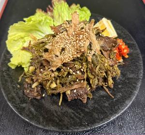 ヤギお茶葉サラダ 
