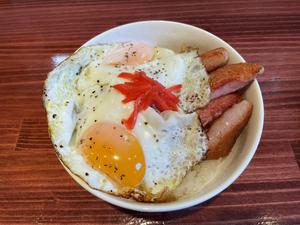 ベーコンたまご飯