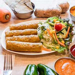 シシカバブ4P&サラダ Shish Kebab (4 Pieces) & Salad
