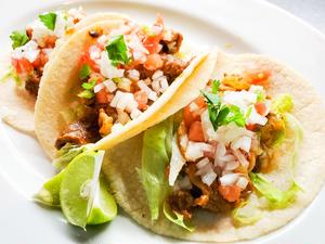 ポークタコス(3p)Pork tacos