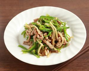 青椒肉絲炒め