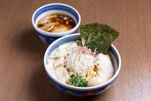 謹製極太平打ちつけ麺(醤油)