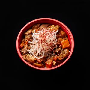 黒毛和牛のスジ煮弁当