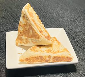 Fish roti 2pieces / フィッシュロティー2個