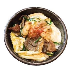 ホルモン味噌炒め丼