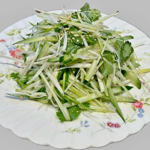 老虎菜キュウリネギパクチーサラダ