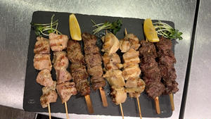 アジアンダイニングバー SAPANA(サパナ) 串焼き4種(チキン・豚・ラム・牛 各1本ずつ)4 types of skewers (chicken1p, pork1p, lamb1p, beef1p)