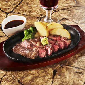 当店自慢の肉汁溢れる！チャックステーキ150g