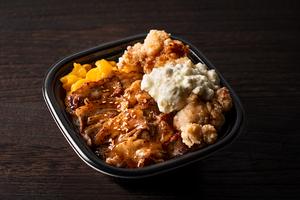 炭火たれ焼肉 牛カルビと塩唐揚げ丼 ～自家製タルタルのせ～