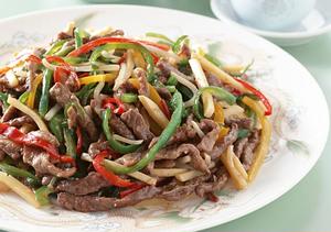牛肉とピーマン細切り炒めThinly-Sliced Beef and Green Pepper Stir-Fry