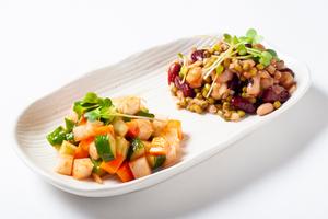 カチュンバルと豆のハーフ＆ハーフサラダ beans salad