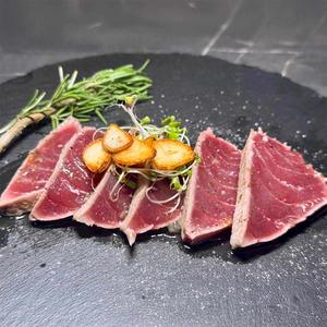 レアマグロステーキ