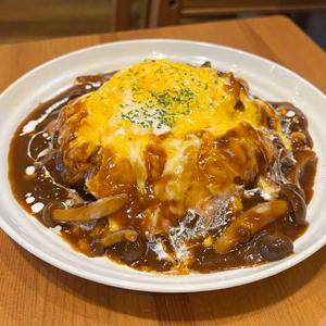 デミグラスソースたっぷりオムライス