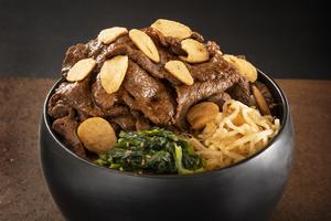 黒毛和牛のにんにく肉丼 大盛