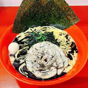 黒ラーメン