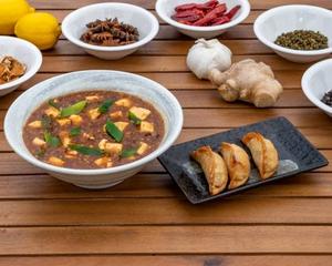 【創業20余年伝統の味】広東麻婆豆腐(単品)＆揚げ餃子3個