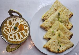 チキンカレー+チーズナン(chicken curry+cheese naan)