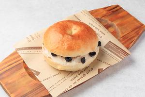 ブルーベリークリームチーズ ベーグルサンド