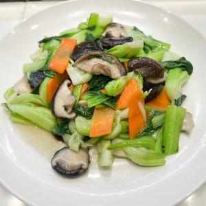 青菜と椎茸のニンニク炒め:香菇菜心