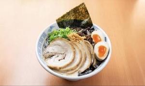 【黒・全部のせ】 博多豚骨らーめんHakata Tonkotsu Ramen (Black Garlic Deluxe) 