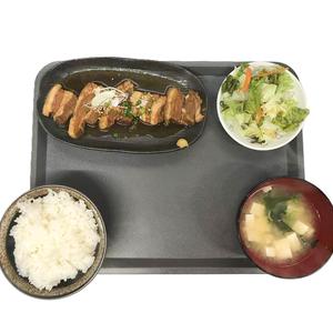 やわらかい角煮定食