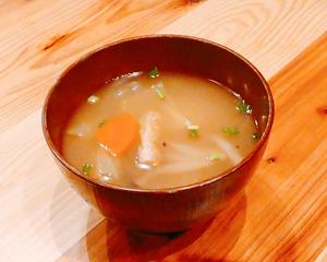 野菜ときのこたっぷりお味噌汁