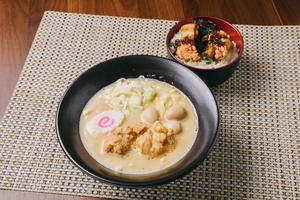 鶏ポタージュらーめんガーリックから揚丼小