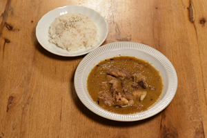 玉ねぎ1個分が摂れる すりおろし野菜の牛すじカレー