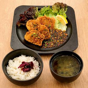 揚げ豚定食【油淋鶏ソース】3個