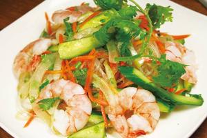 春雨と海老のサラダ Shrimp and glass noodles salad