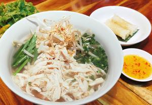 鶏肉のフォー【レンジ調理商品】・海鮮揚げ春巻きセット