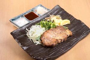 四万十ポークの藁焼きステーキ