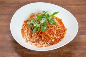 ズワイガニのトマトクリームパスタ
