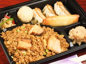 向陽飯店 【835】角煮炒飯弁当