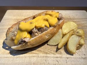 ポークチーズステーキ PORK CHEESE STEAK [No sides included]