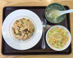 ラム肉チャーハンセット (サラダ・スープ付き)