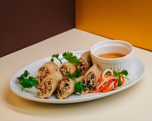 揚げ春巻き(2本)FRIED SPRING ROLL