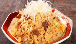 豚角煮炒飯 (ご飯300g+豚角煮30g)
