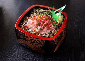 柿家すし 落ちとろ・まぐろ赤身・ねぎとろ・いくら重