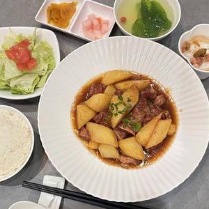 4家常牛土豆套餐(牛バラ肉とジャガイモ煮込みセット)